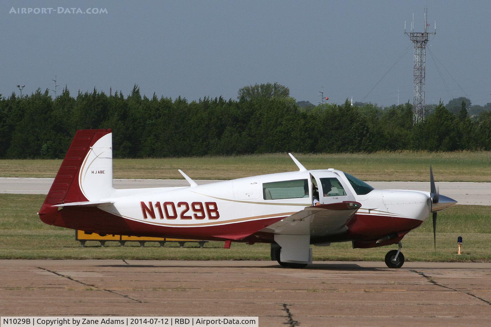 N1029B, 1982 Mooney M20J 201 C/N 24-1336, At Dallas Executive Airport