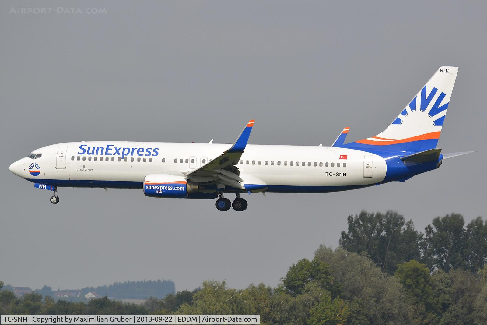 TC-SNH, 2005 Boeing 737-8FH C/N 30826, SunExpress