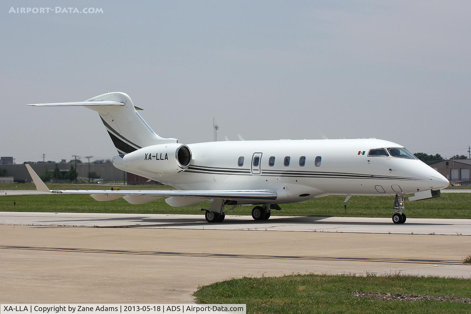XA-LLA, 2007 Bombardier Challenger 300 (BD-100-1A10) C/N 20191, At Addison Airport - Dallas, TX