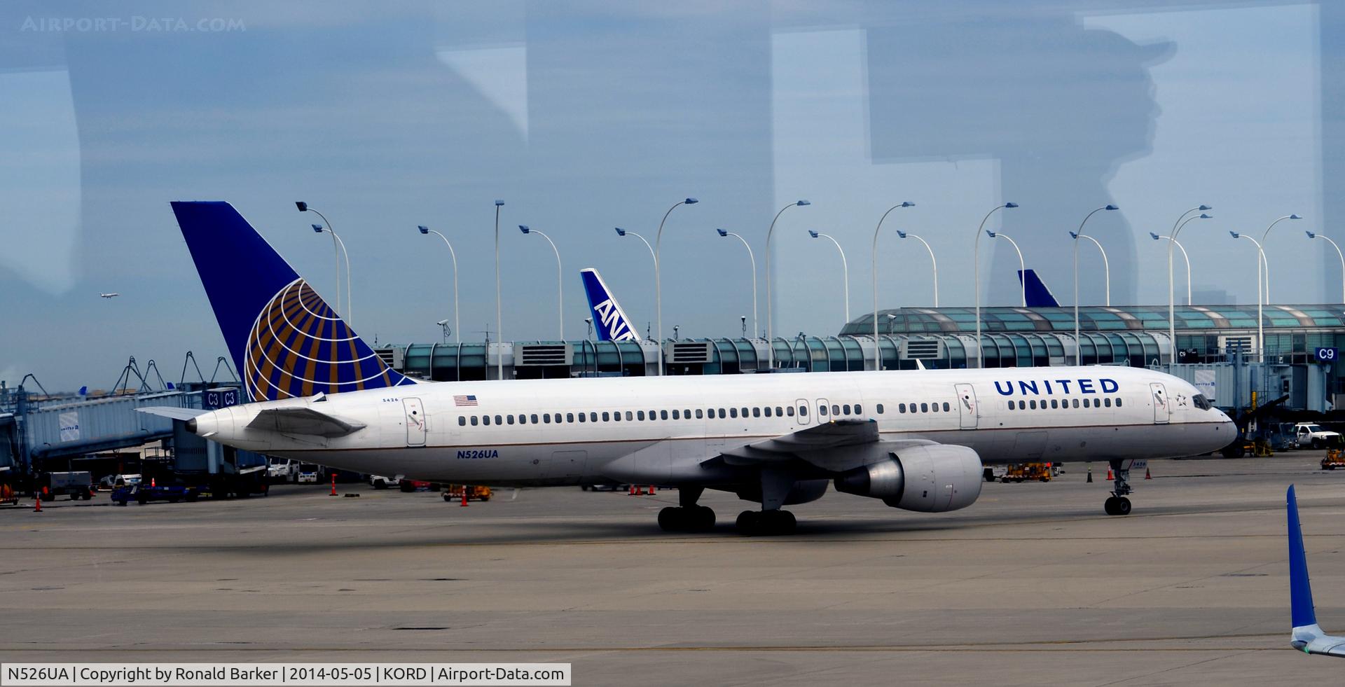 N526UA, 1991 Boeing 757-222 C/N 24994, Taxi O'Hare