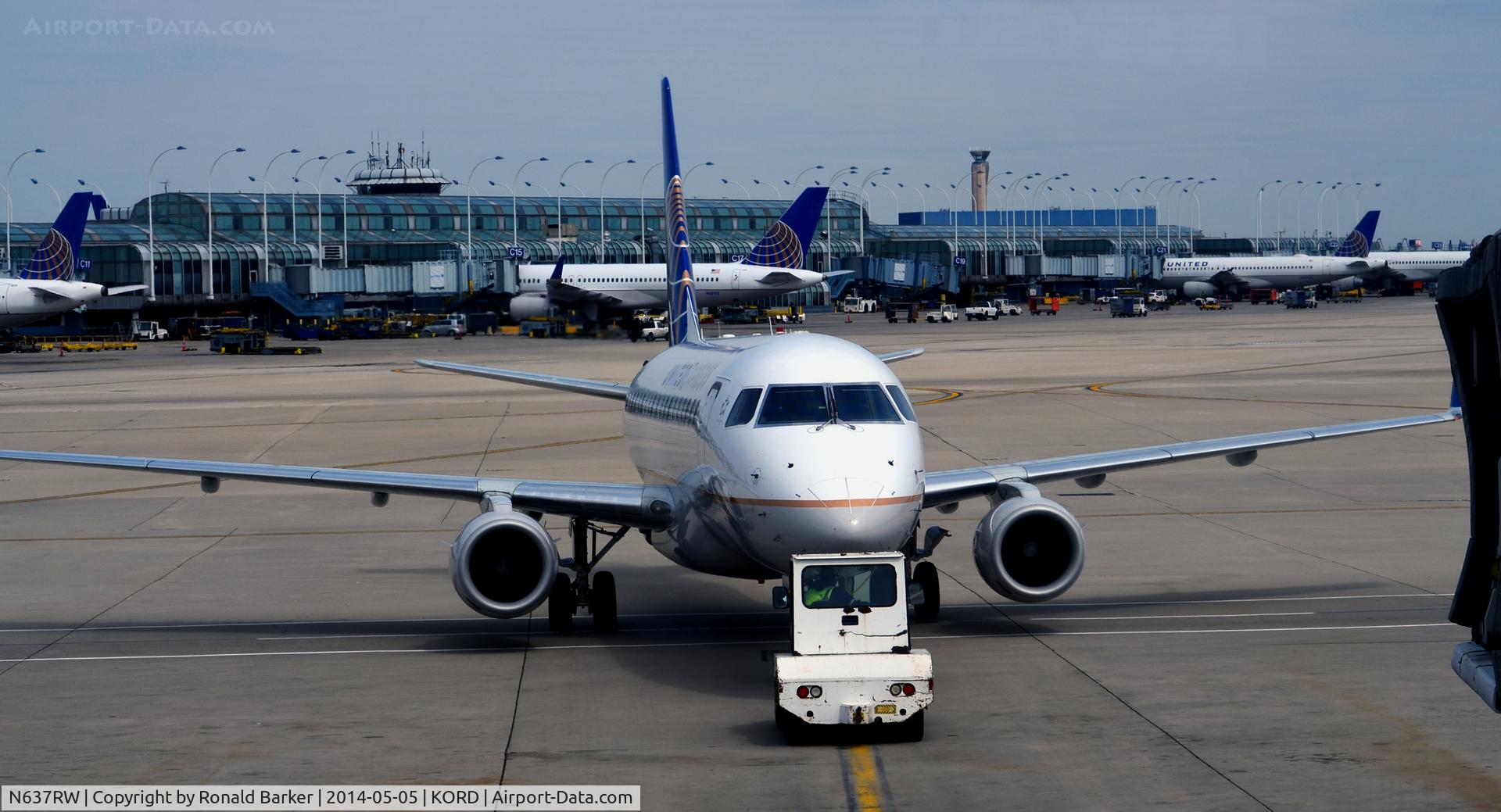 N637RW, 2004 Embraer 170SE (ERJ-170-100SE) C/N 17000051, Pushback O'Hare