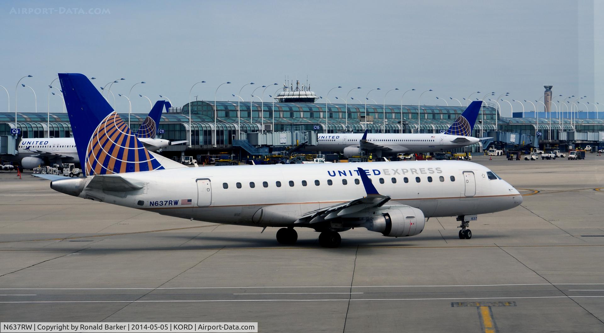 N637RW, 2004 Embraer 170SE (ERJ-170-100SE) C/N 17000051, Taxi O'Hare