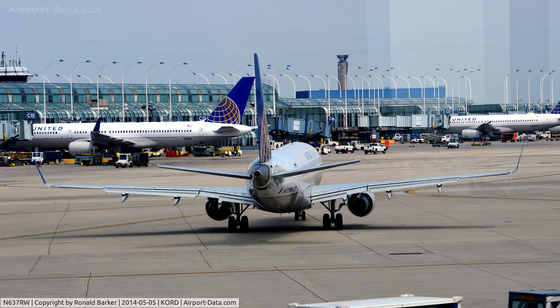 N637RW, 2004 Embraer 170SE (ERJ-170-100SE) C/N 17000051, Taxi O'Hare