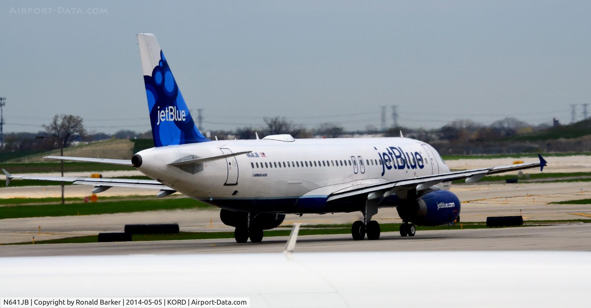 N641JB, 2006 Airbus A320-232 C/N 2848, Taxi O'Hare