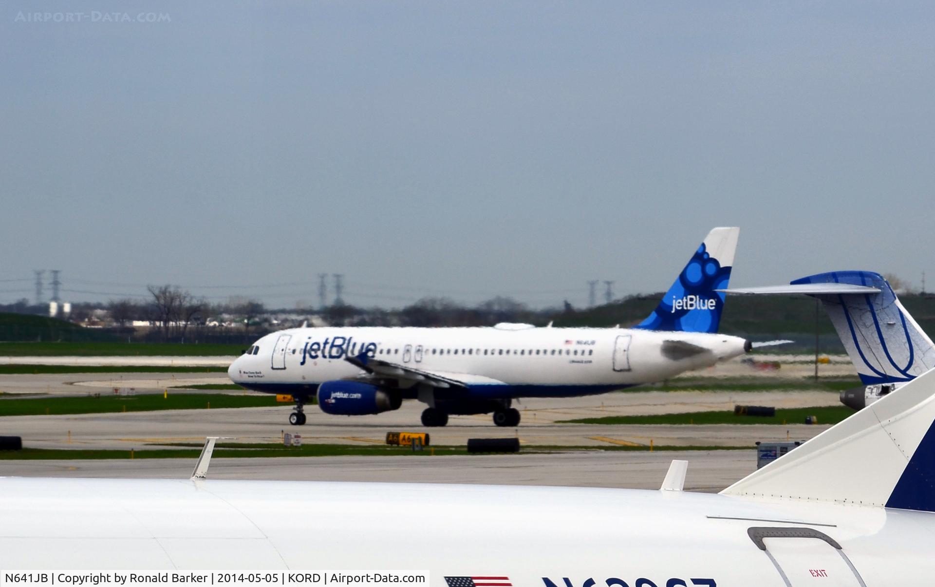 N641JB, 2006 Airbus A320-232 C/N 2848, Taxi O'Hare