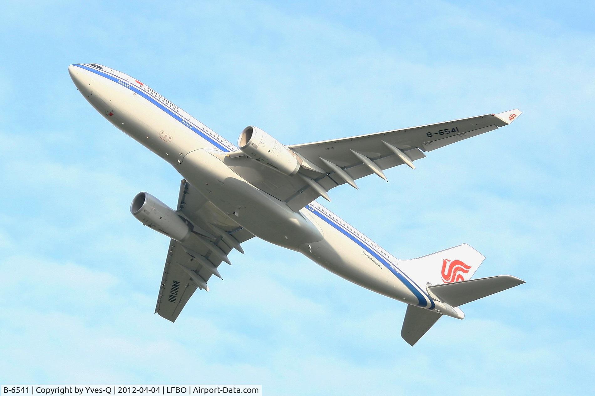 B-6541, 2012 Airbus A330-243 C/N 1304, Airbus A330-243, Take off rwy 32R, Toulouse Blagnac Airport (LFBO-TLS)