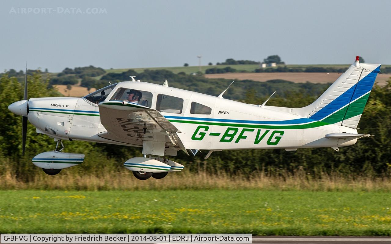 G-BFVG, 1978 Piper PA-28-181 Cherokee Archer II C/N 28-7890408, moments prior touchdown RW07