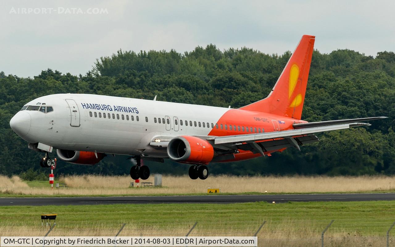 OM-GTC, 1992 Boeing 737-430 C/N 27001, moments prior touchdown