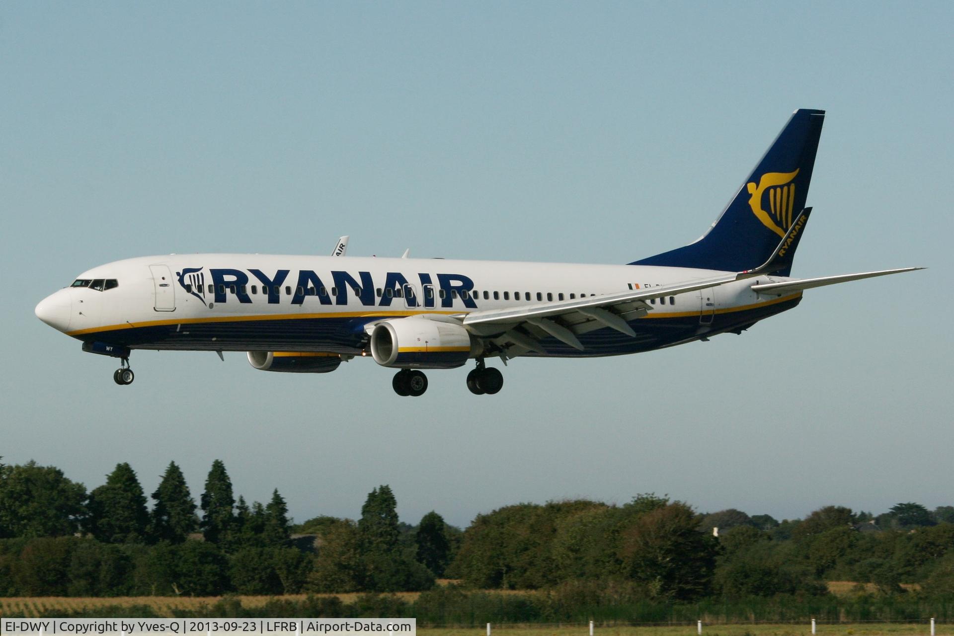 EI-DWY, 2008 Boeing 737-8AS C/N 33638, Boeing 737-8AS(WL), on final rwy 25L, Brest-Guipavas Airport (LFRB-BES)