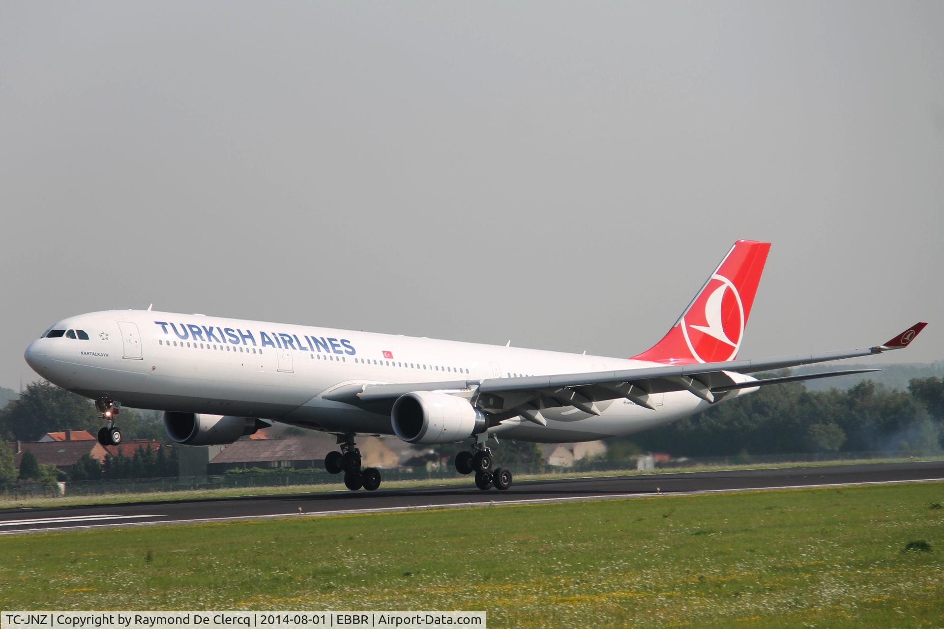 TC-JNZ, 2013 Airbus A330-303 C/N 1487, Landing on 25L