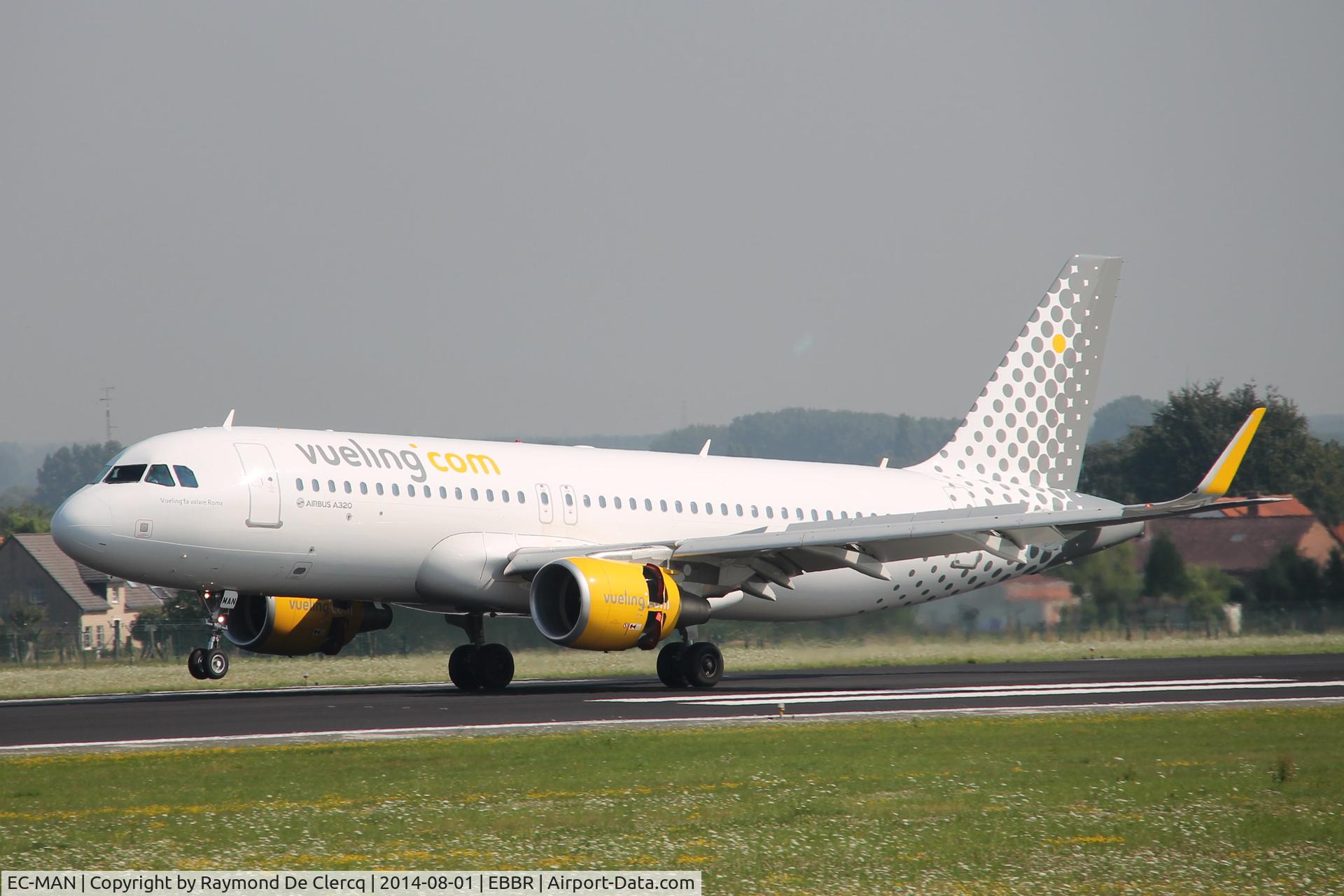 EC-MAN, 2014 Airbus A320-214 C/N 6079, Landing on 25L