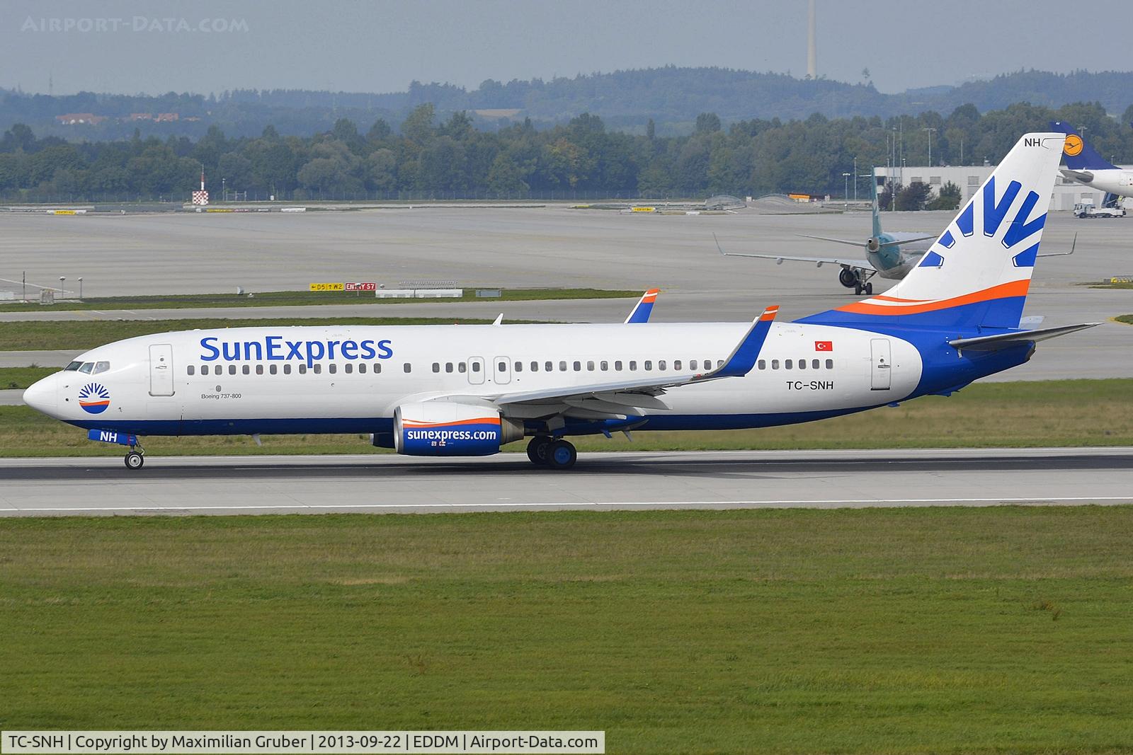 TC-SNH, 2005 Boeing 737-8FH C/N 30826, SunExpress