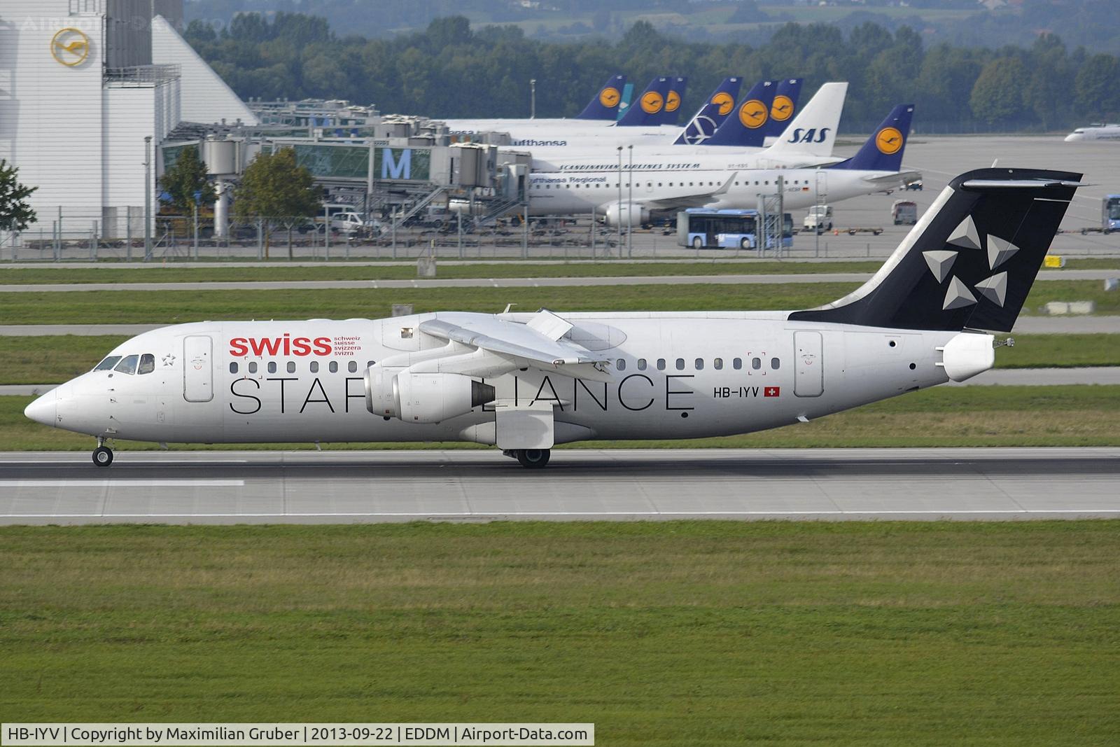 HB-IYV, 2000 British Aerospace Avro 146-RJ100 C/N E3377, Swiss