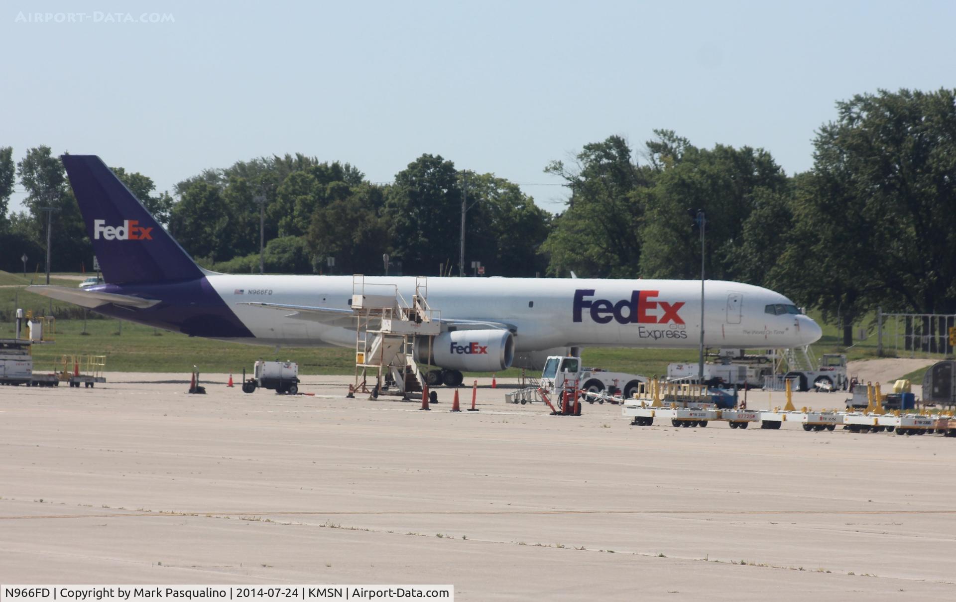 N966FD, 1993 Boeing 757-204(SF) C/N 25626, Boeing 757-200