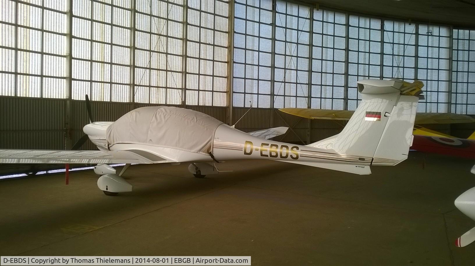 D-EBDS, 2002 Diamond DA-40 Diamond Star C/N 40.247, Parked