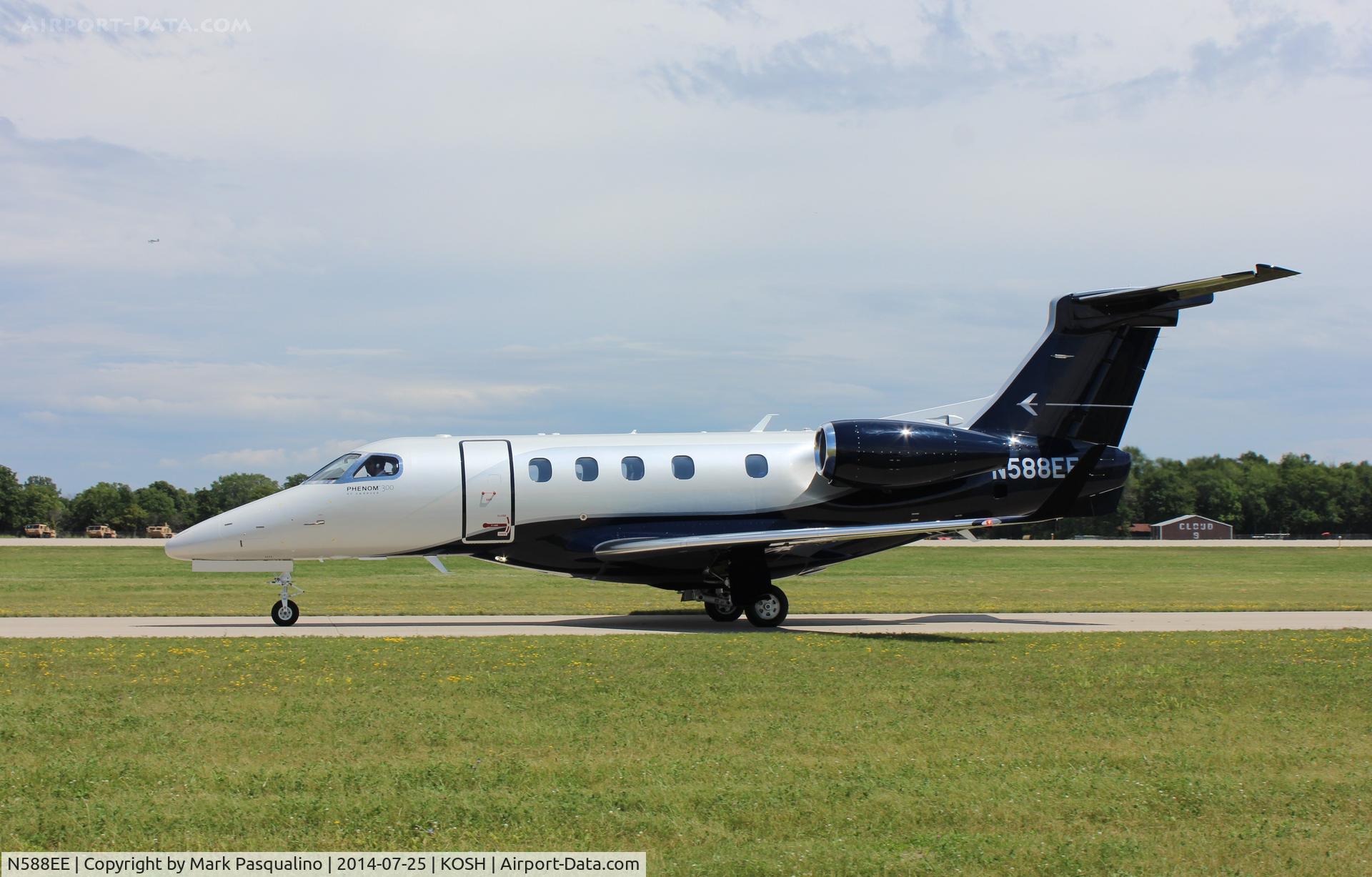 N588EE, 2014 Embraer EMB-505 Phenom 300 C/N 50500188, EMB-505