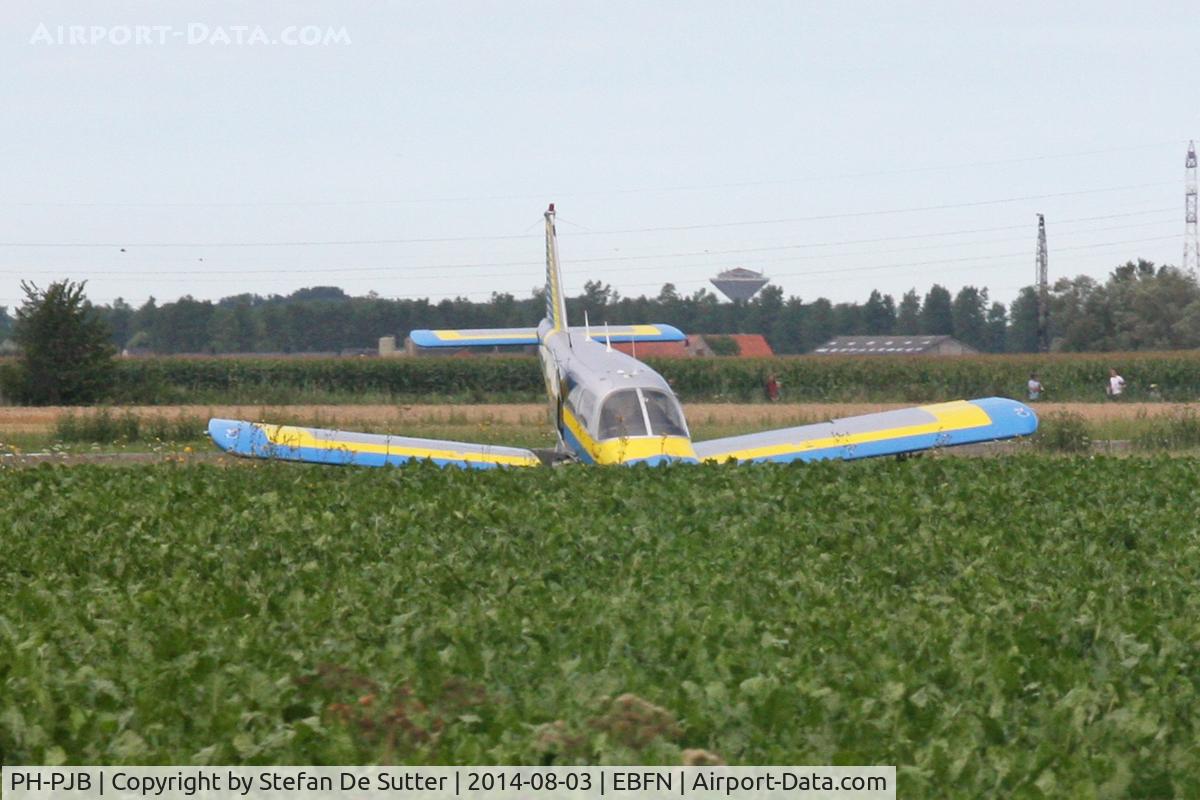 PH-PJB, 1971 Piper PA-28-235 C/N 28-7110004, Unfortunate landing at the Koksijde Fly-in.
