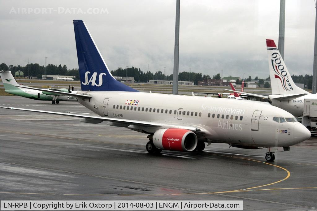LN-RPB, 1998 Boeing 737-683 C/N 28294, LN-RPB in OSL