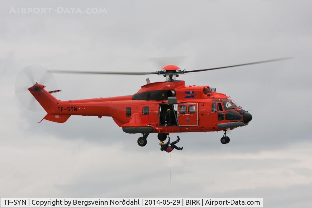 TF-SYN, Aerospatiale AS-332L-1 Super Puma C/N 2384, Display at the Reykjavik Air Show 2014.