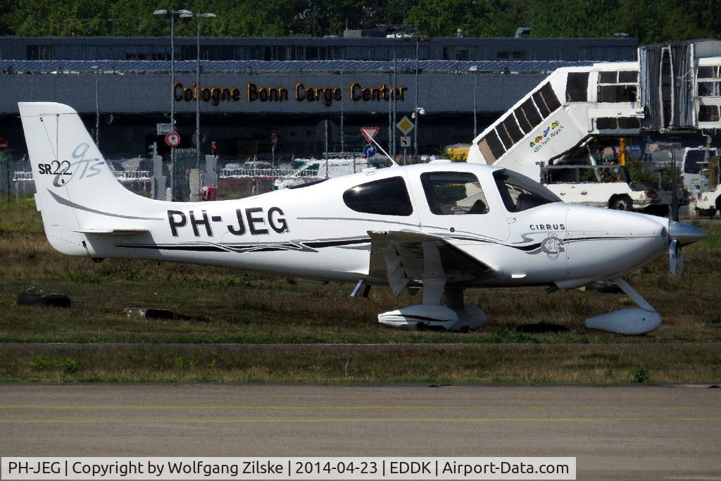 PH-JEG, 2005 Cirrus SR22 C/N 1415, visitor