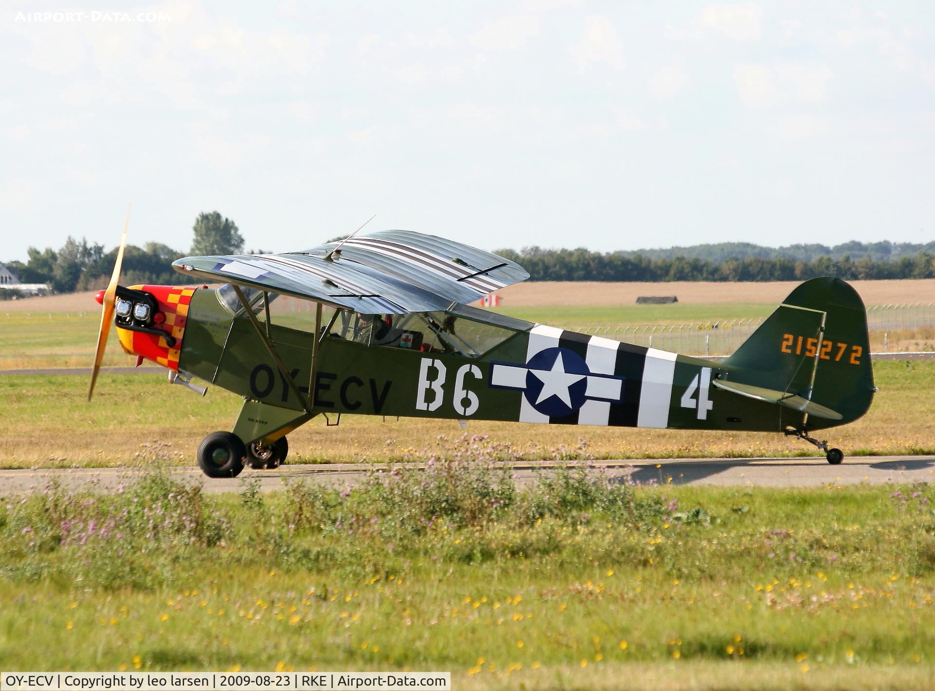 OY-ECV, 1942 Piper J3C-65 Cub Cub C/N 8391, Roskilde Air Show 23.8.09