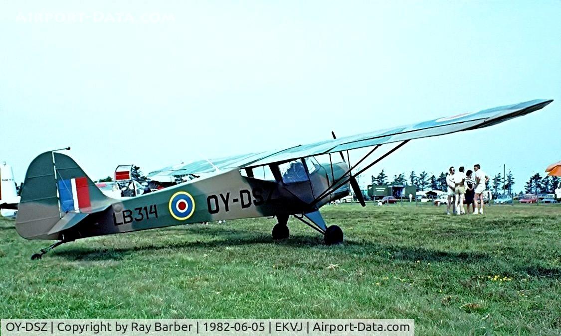 OY-DSZ, 1942 Taylorcraft Auster Plus D C/N 173, Taylorcraft UK Plus D [173] Stauning~OY 05/06/1982