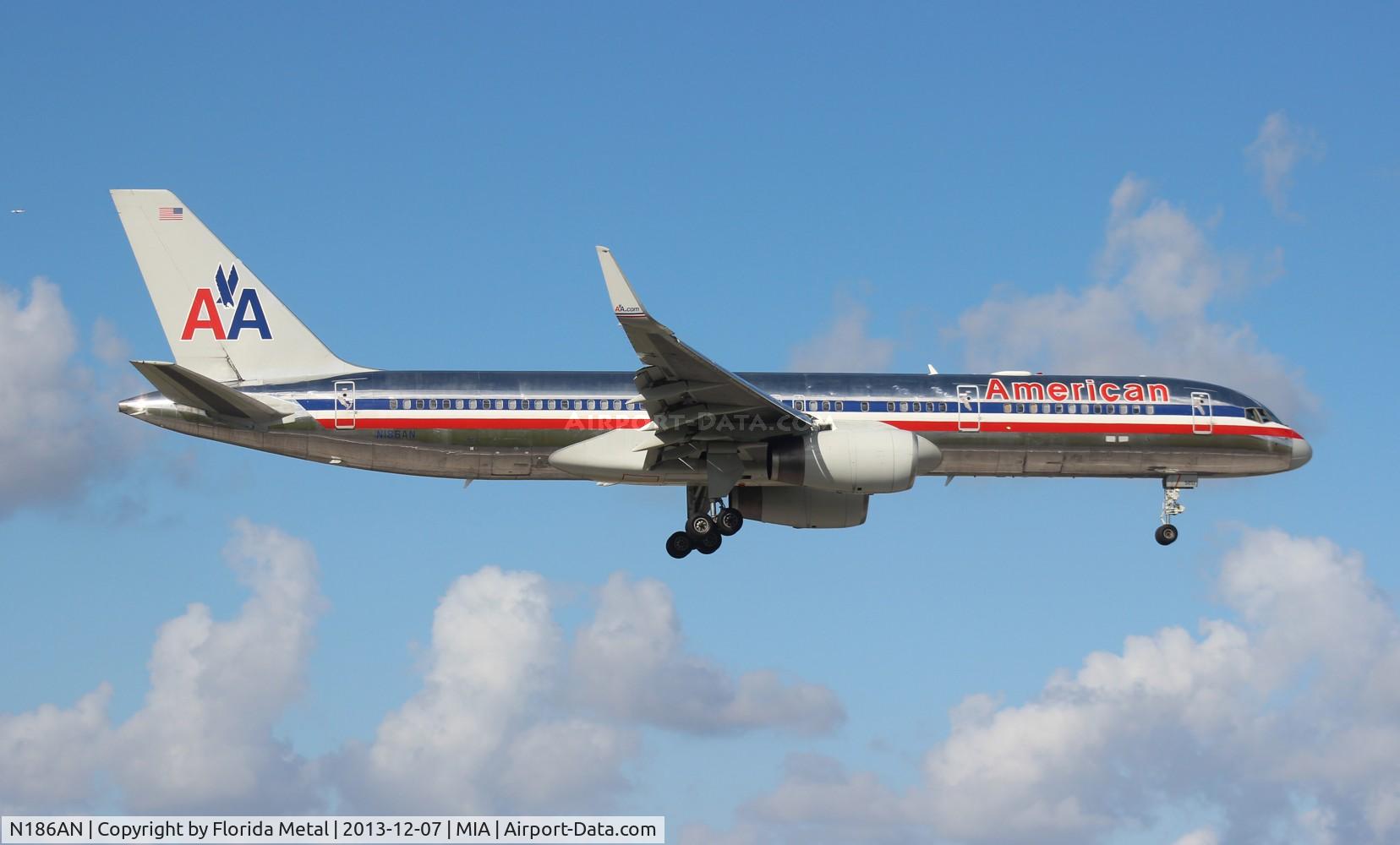 N186AN, 2001 Boeing 757-223 C/N 32380, American 757-200