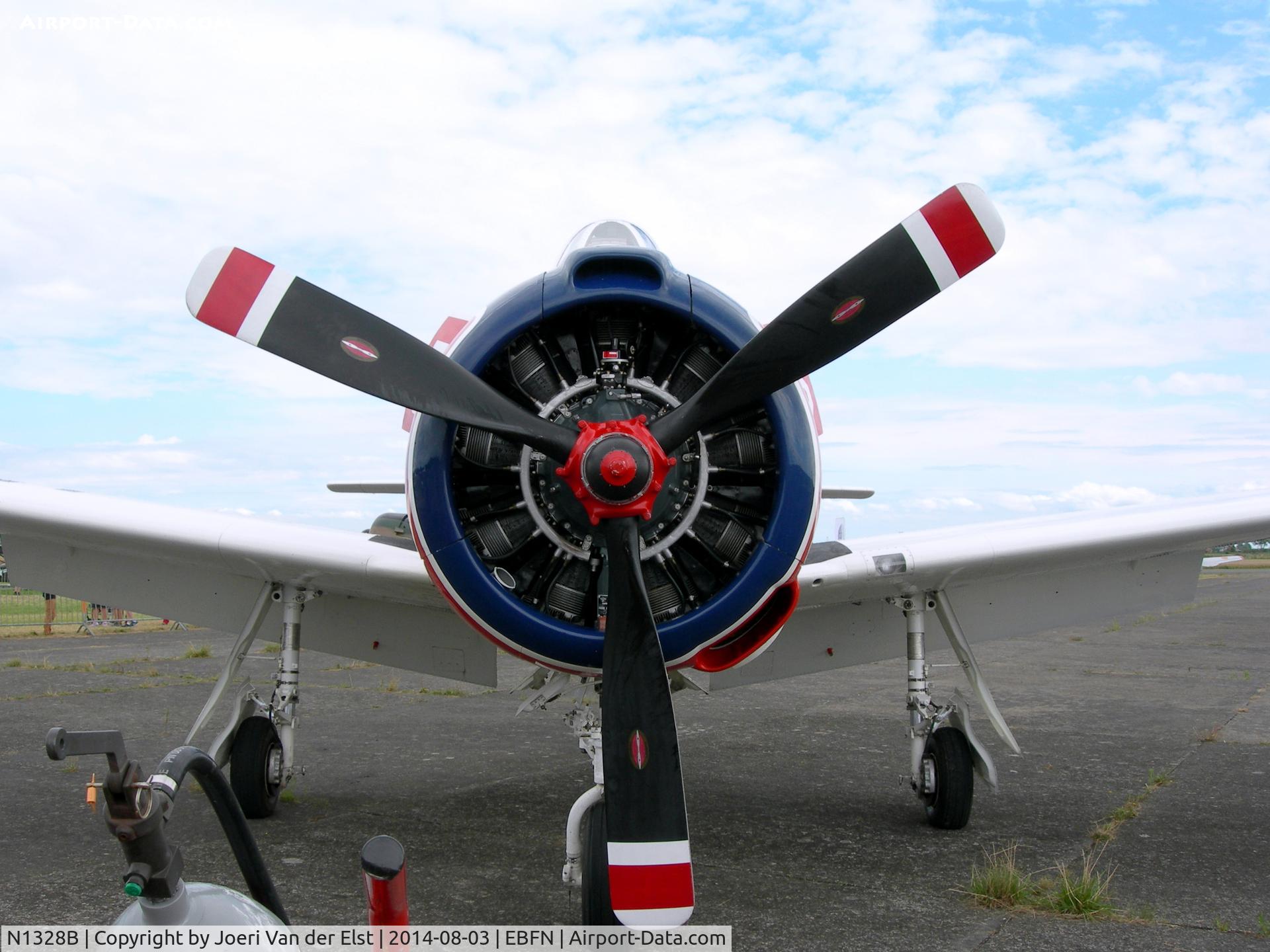 N1328B, 1955 North American T-28B Trojan C/N 200-425, Fly-in Koksijde 2014