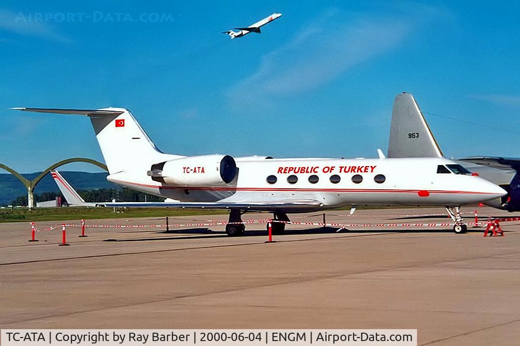 TC-ATA, 1988 Gulfstream Aerospace IV C/N 1043, Gulfstream G4 [1043] (Government of Turkey) Oslo-Gardermoen~LN 04/06/2000