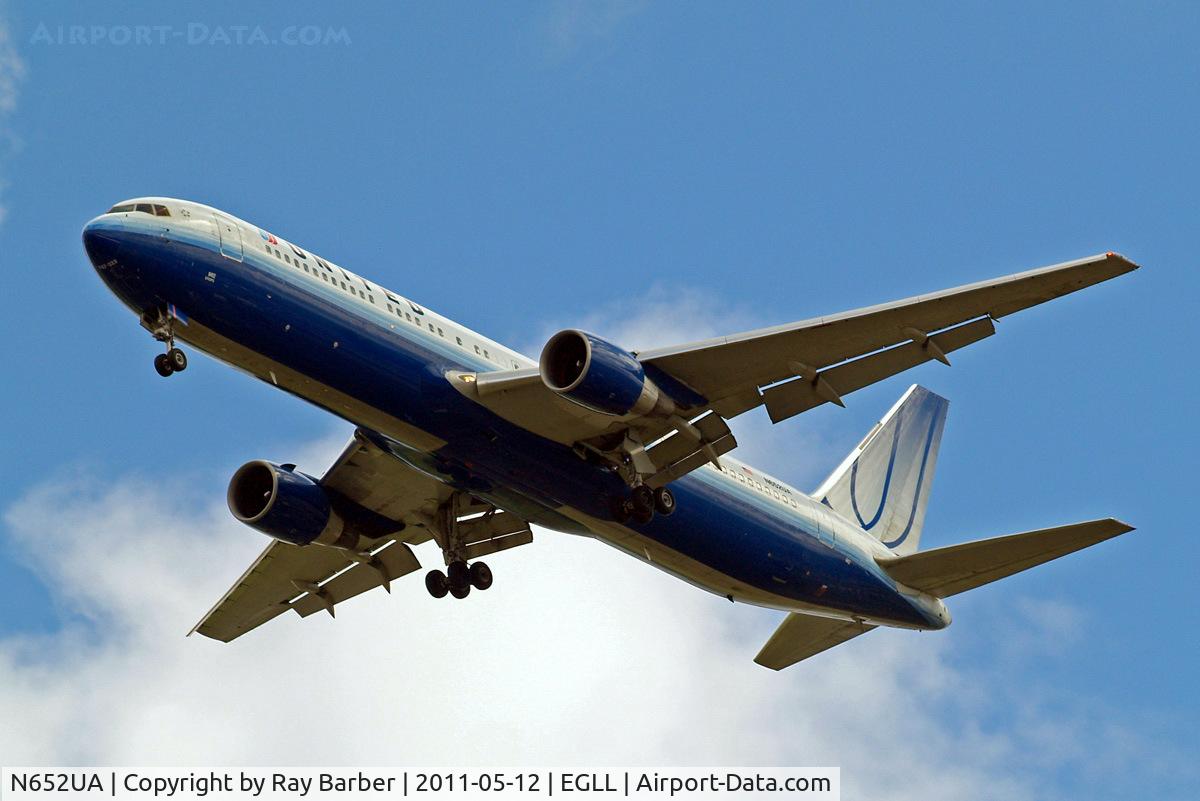 N652UA, 1992 Boeing 767-322 C/N 25390, Boeing 767-322ER [25390] (United Airlines) Home~G 12/05/2011. On approach 27R.