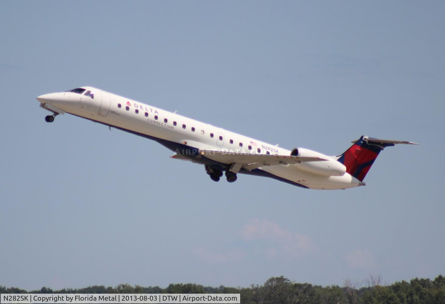 N282SK, 2001 Embraer ERJ-145LR (EMB-145LR) C/N 145409, Delta Connection E145
