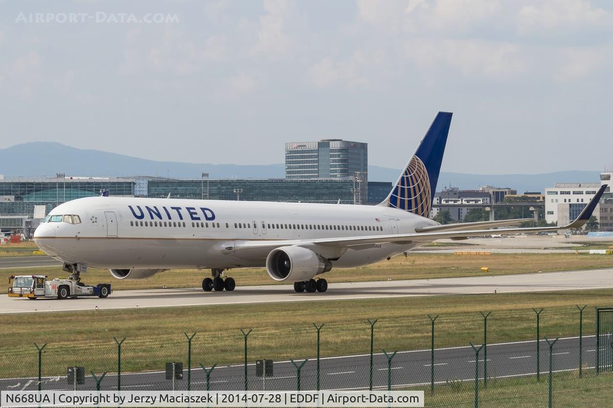 N668UA, 1999 Boeing 767-322 C/N 30024, Boeing 767-322