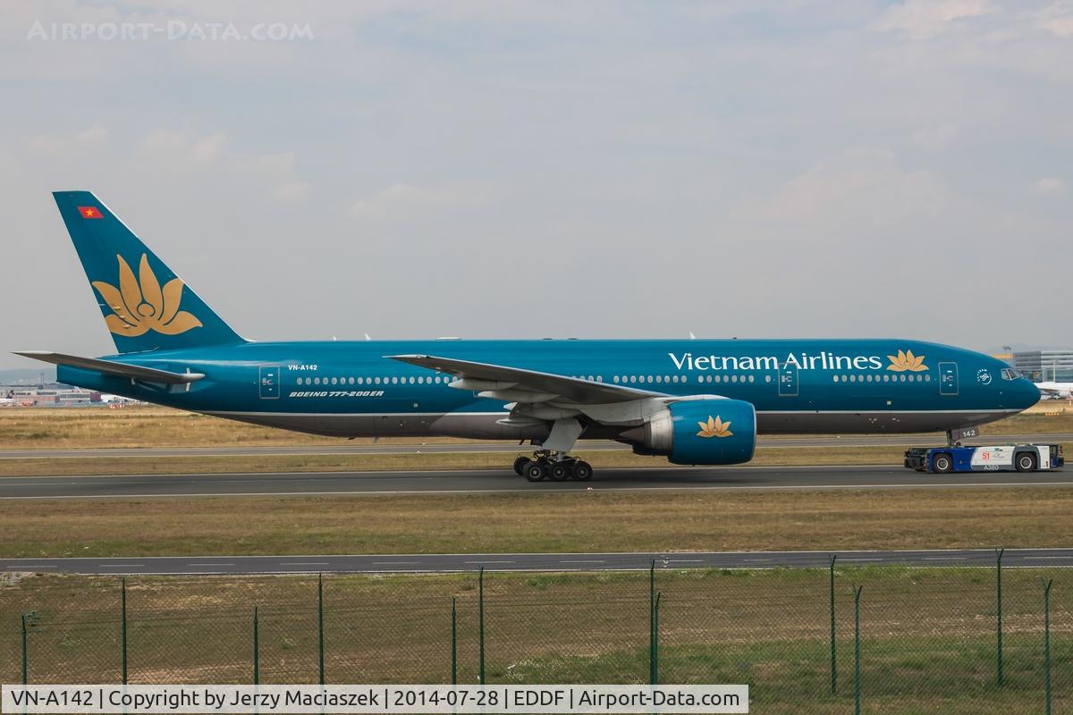 VN-A142, 2003 Boeing 777-2Q8/ER C/N 32701, Boeing 777-2Q8