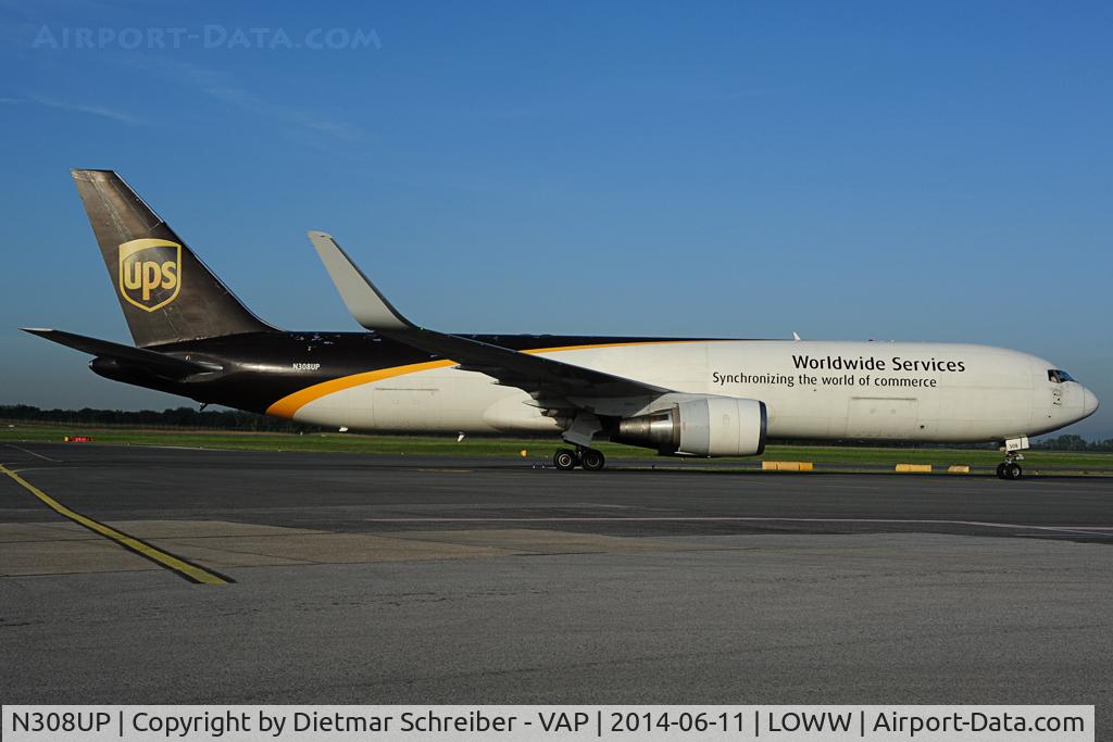 N308UP, 1996 Boeing 767-34AF C/N 27761, UPS Boeing 767-300