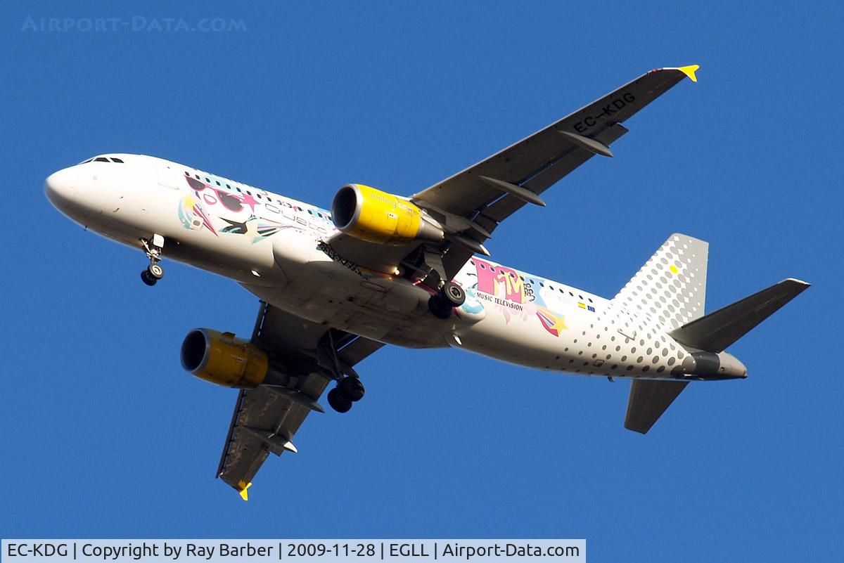 EC-KDG, 2007 Airbus A320-214 C/N 3095, Airbus A320-214 [3095] (Vueling Airlines) Home~G 28/11/2009. On approach 27R.