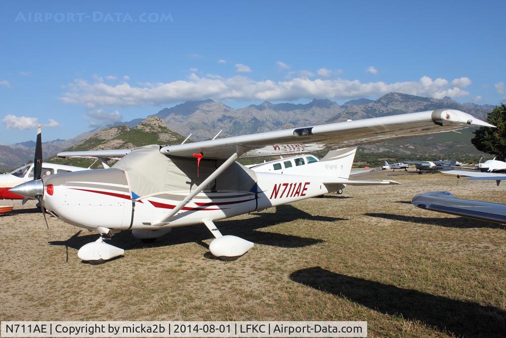 N711AE, 2005 Cessna T182T Turbo Skylane C/N T18208380, Parked