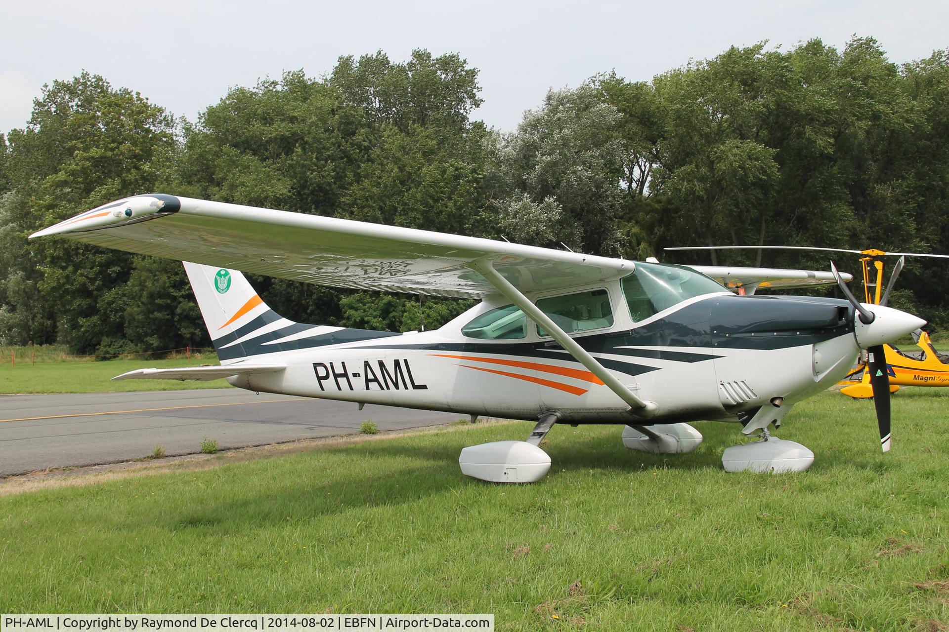 PH-AML, 1980 Cessna 182R Skylane C/N 18267739, Koksijde Fly-in 2-8-2014