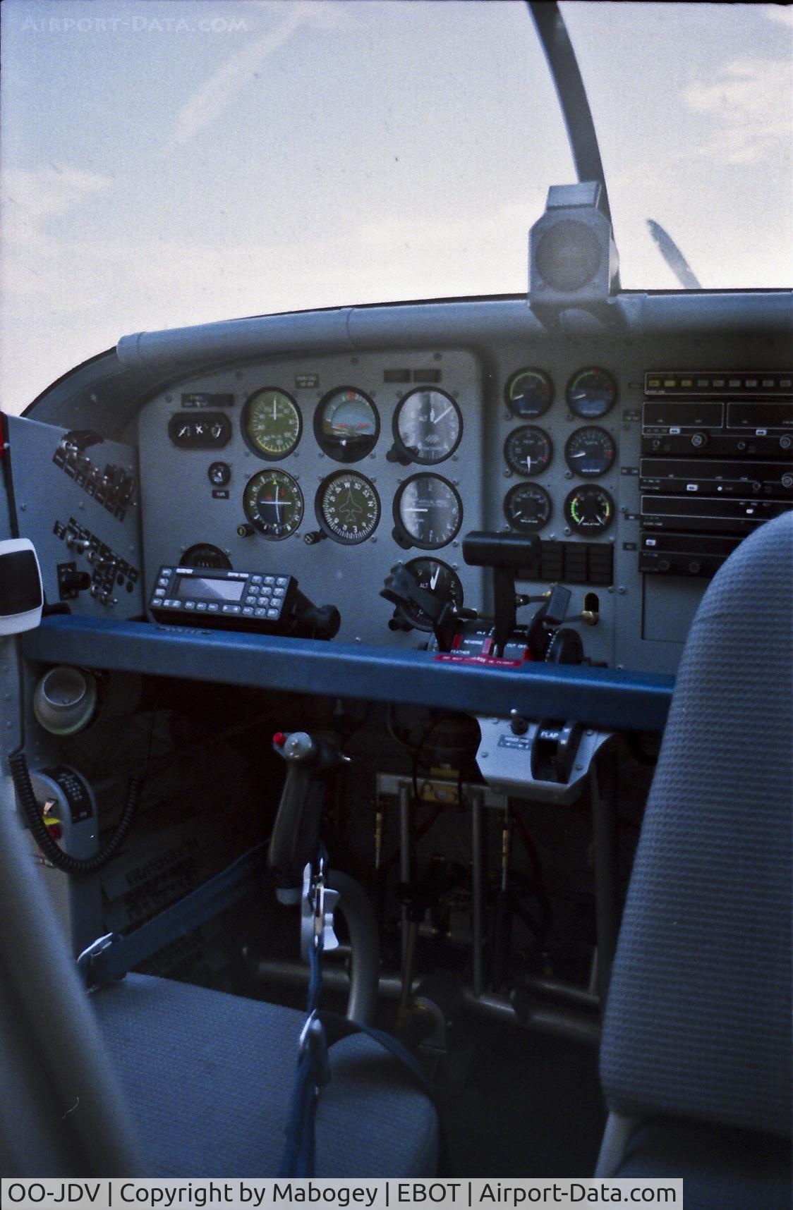 OO-JDV, 1994 Pilatus PC-6/B2-H4 Turbo Porter C/N 911, Cockpit OO-JDV 1995.