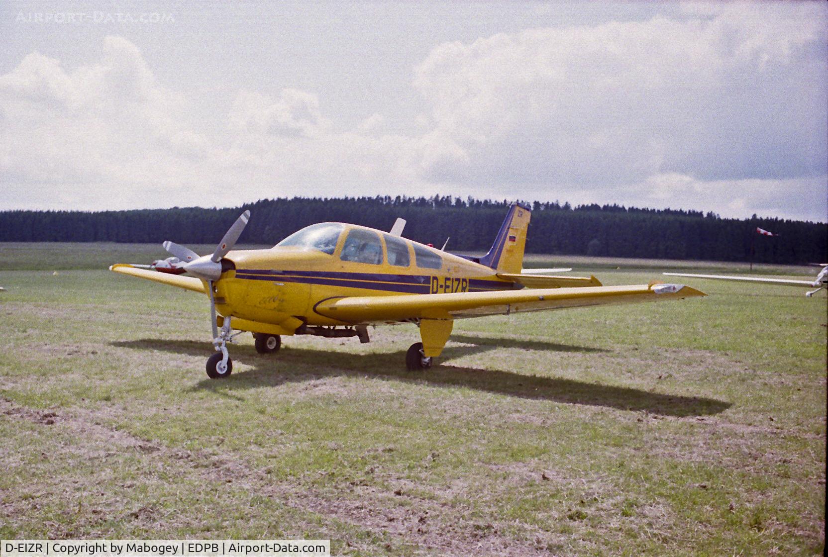 D-EIZR, 1986 Beech F33A Bonanza Bonanza C/N CE-1094, @ Breitscheid 1995.