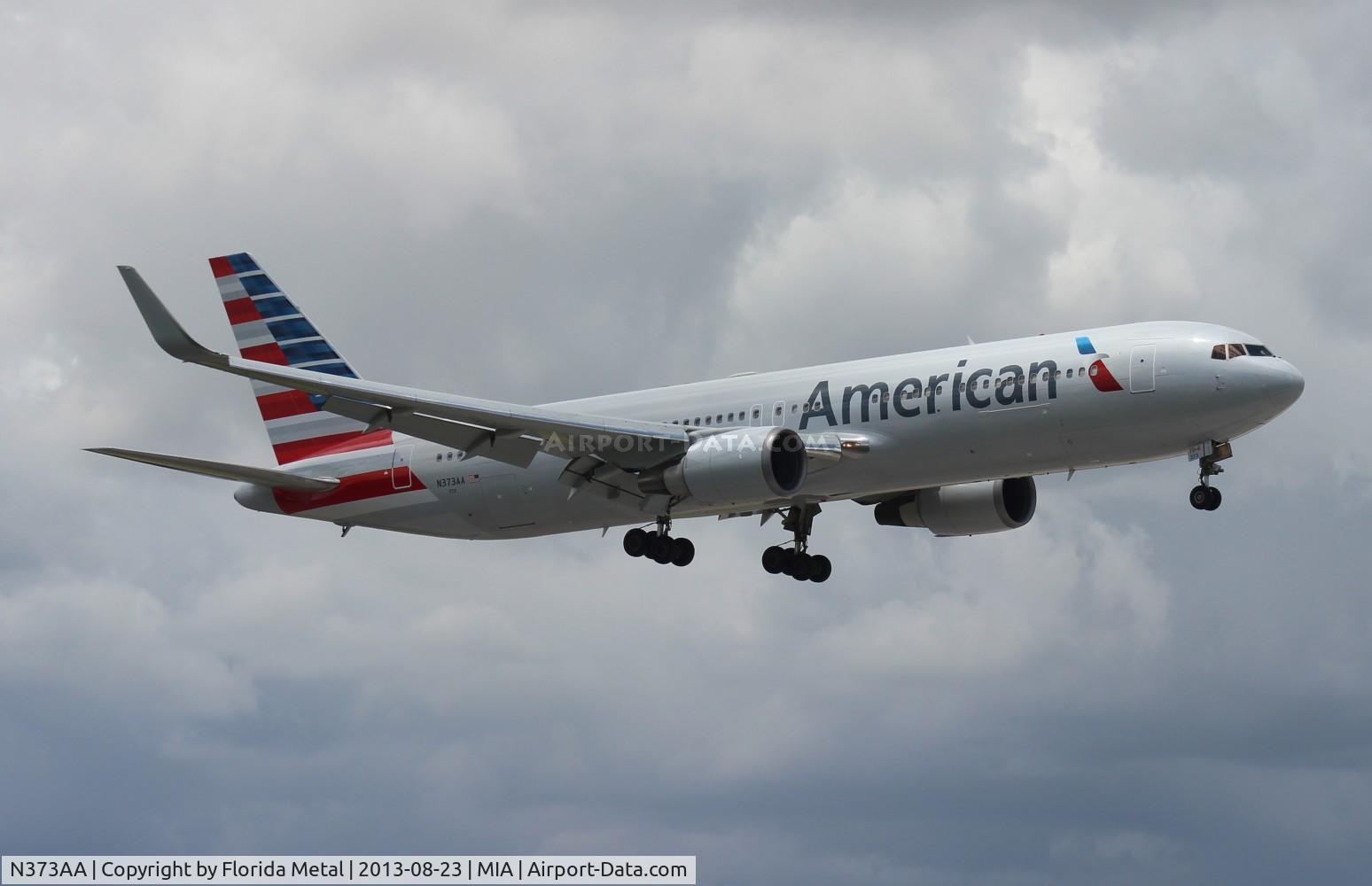 N373AA, 1992 Boeing 767-323 C/N 25200, American 767-300