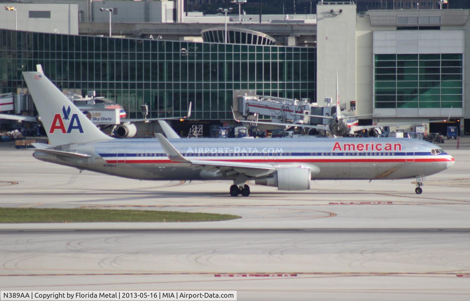 N389AA, 1994 Boeing 767-323 C/N 27449, American 767-300
