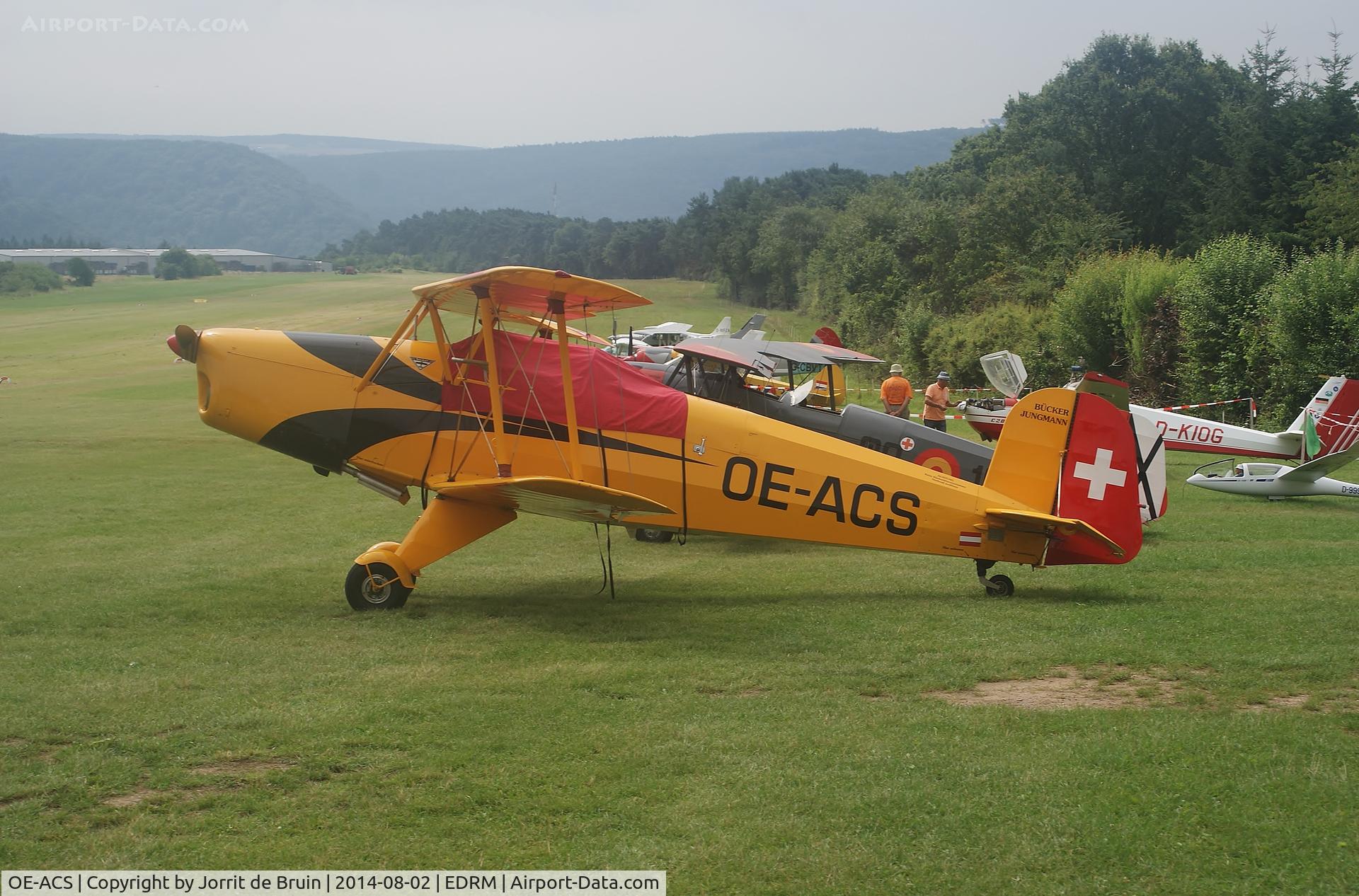 OE-ACS, Tatra T-131PA Jungmann C/N 120, Während des Flugplatzfest auf dem Mont-Royal Traben-Trarbach Flugplatz. - During the Flugplatzfest on the Mont-Royal Traben-Trarbach airport.