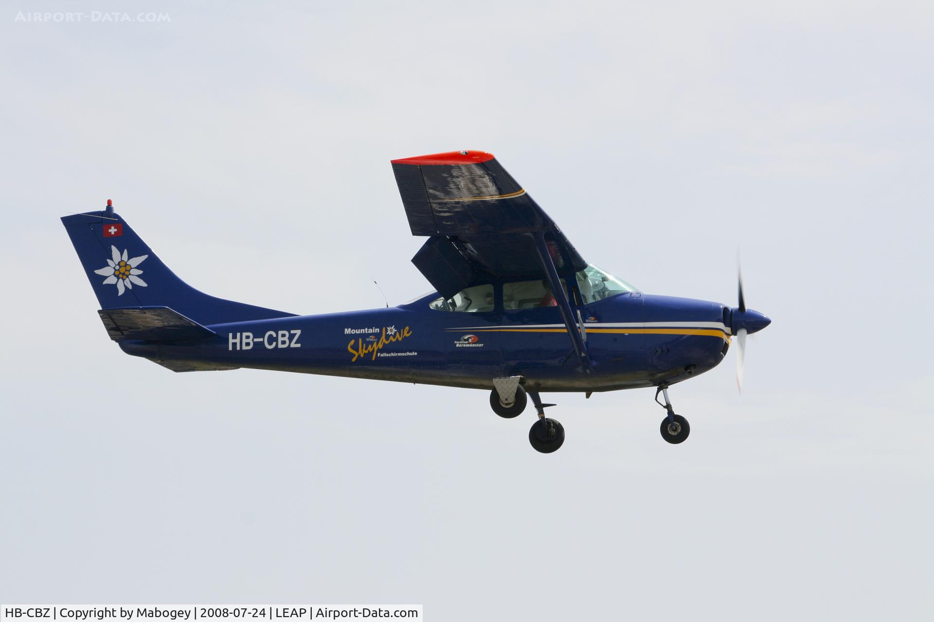 HB-CBZ, 1966 Cessna 182J Skylane C/N 18257233, Landing @ Ampuriabrava.