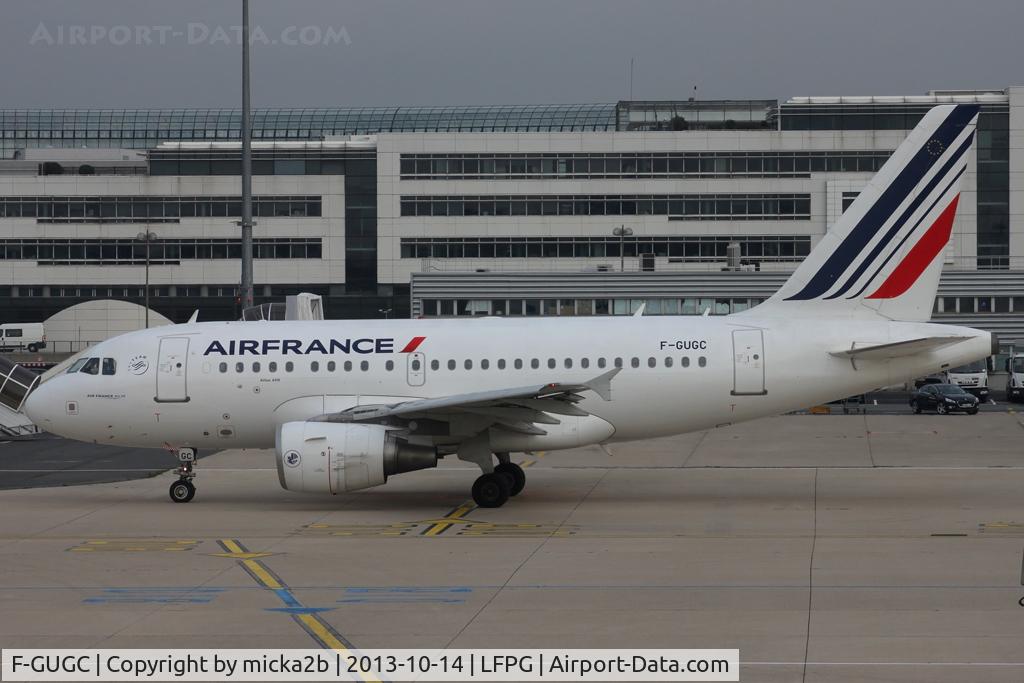 F-GUGC, 2002 Airbus A318-111 C/N 2071, Taxiing. Scrapped in december 2021