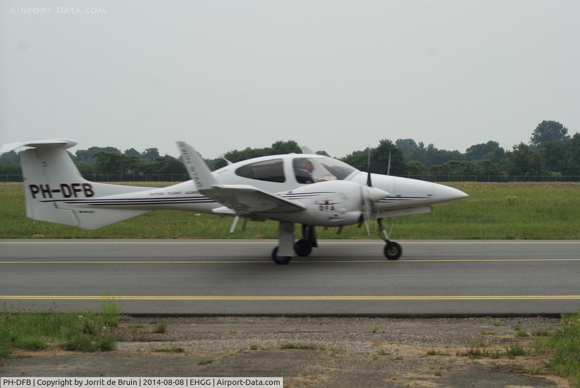 PH-DFB, 2007 Diamond DA-42 Twin Star C/N 42.229, Even in the weekends, the Diamond Twinstar from the Dutch Flight Academy can not take any rest. Taxiing with high speed for some circuits from runway 05.