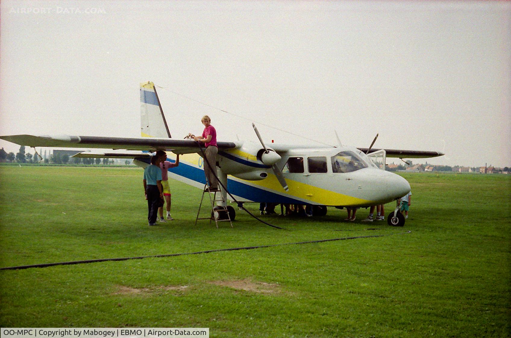 OO-MPC, 1975 Britten-Norman BN-2A-26 Islander C/N 461, Refueling @ Moorsele airport.