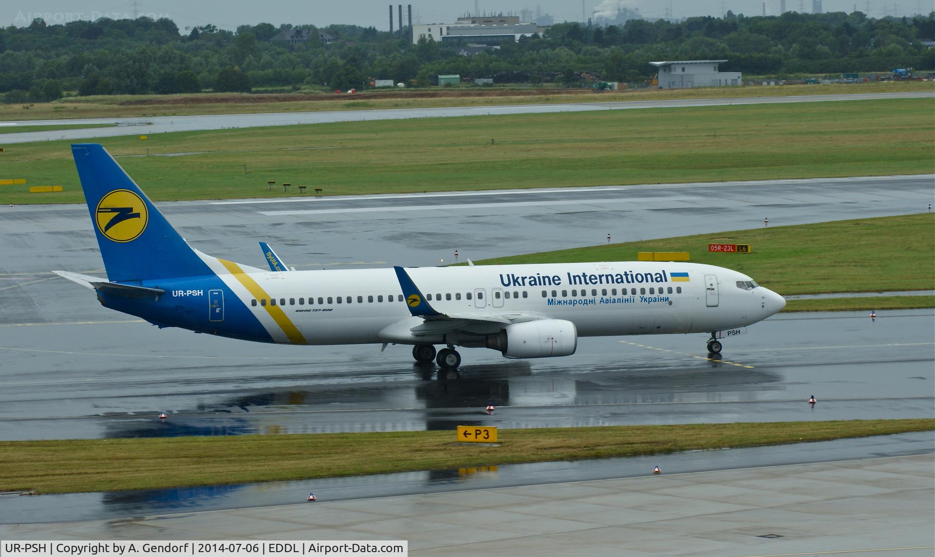 UR-PSH, 1999 Boeing 737-85R C/N 29040, Ukraine International Airlines, is taxiing at Düsseldorf Int'l(EDDL)