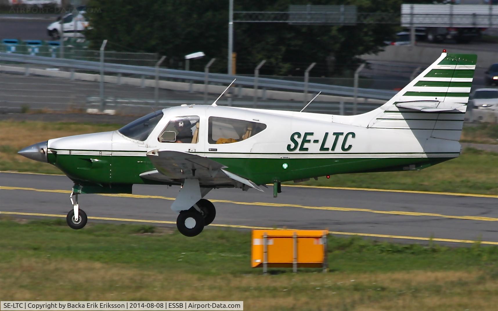 SE-LTC, 1977 Rockwell International 112TC Commander Commander C/N 13150, Landing on rwy 30.