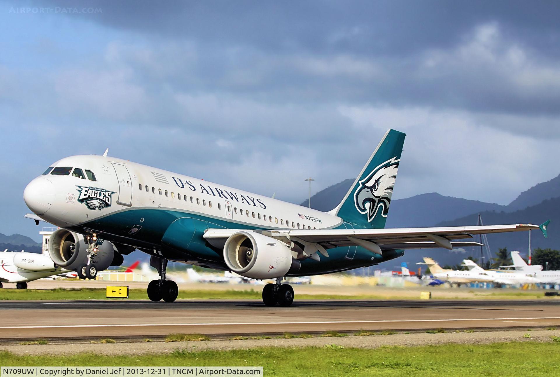 N709UW, 1999 Airbus A319-112 C/N 0997, N709UW