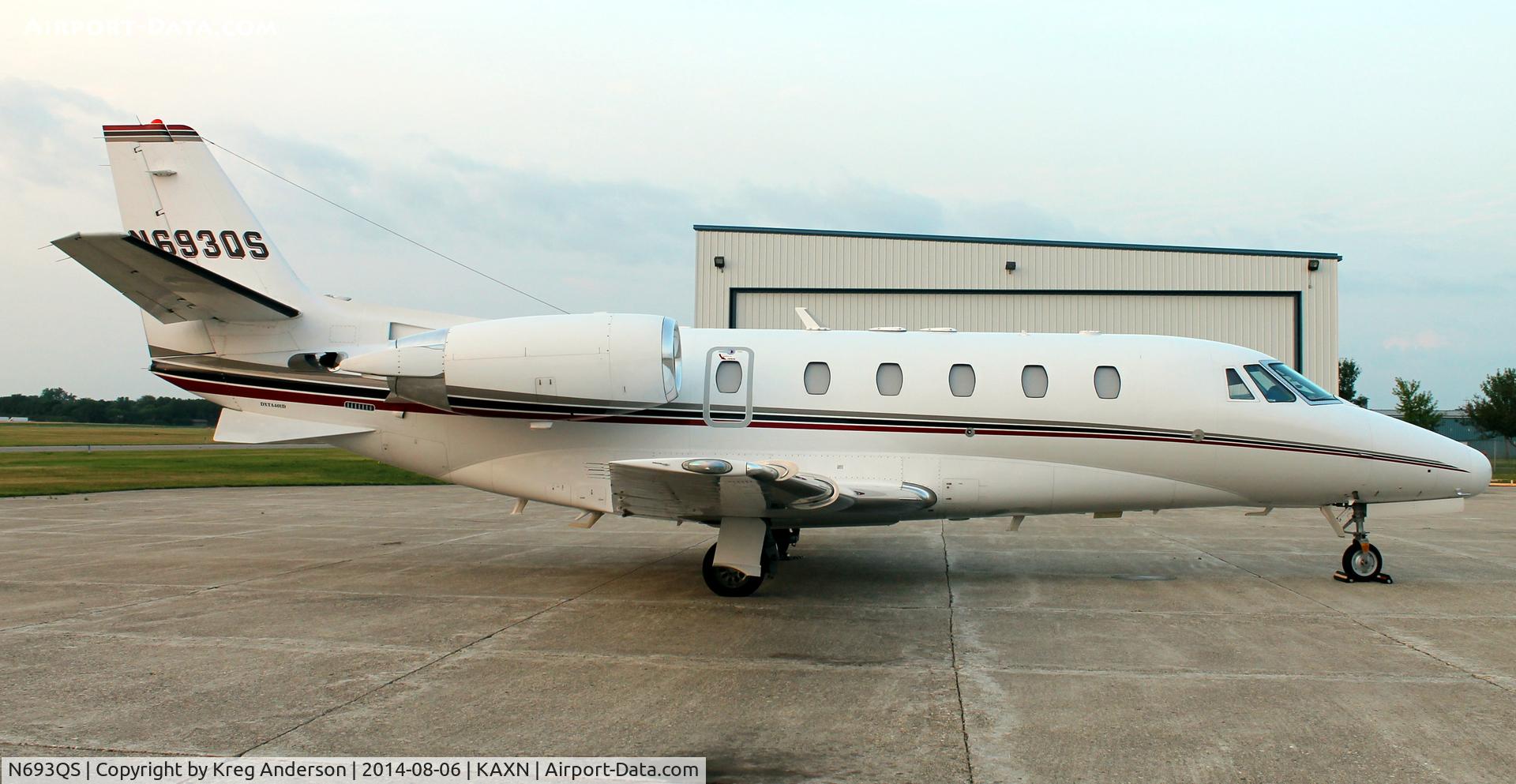 N693QS, 2006 Cessna 560XLS Citation Excel C/N 560-5657, Cessna 560 Citation Excel on the ramp.